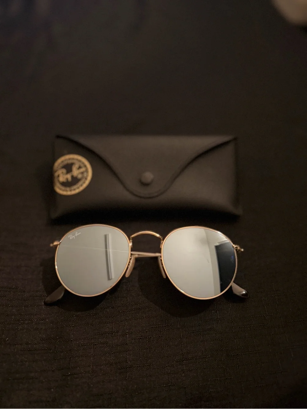 Ray-Ban Round Metal Sunglasses Gold Frame with Silver Mirror Lenses